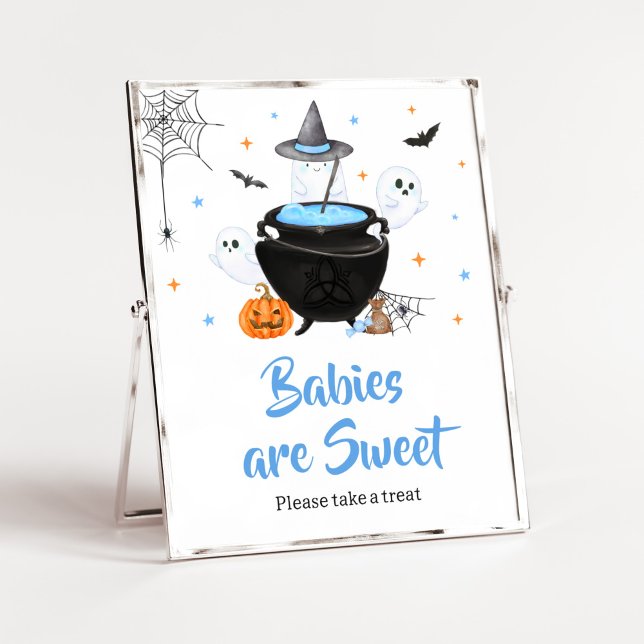 Affiche Bébé d'Halloween bleu brasse Les bébés sont doux (Baby is Brewing Baby Shower Babies are Sweet Sign)