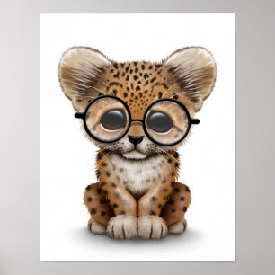 Affiche Bébé mignon Leopard Cub portant des lunettes sur b