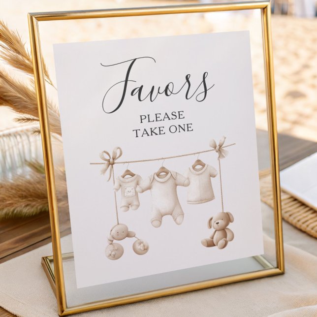Affiche Beige Baby Clothes And Toys Baby Shower Favors (Créateur téléchargé)