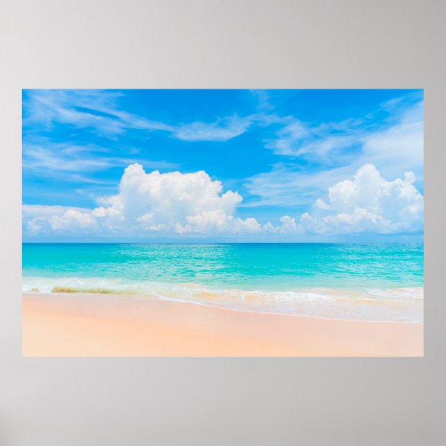 Affiche Belle plage tropicale avec ciel bleu et c blanc (Devant)