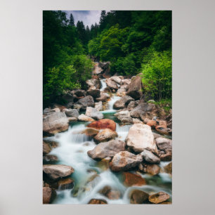 Affiche Belle rivière en cascade au printemps