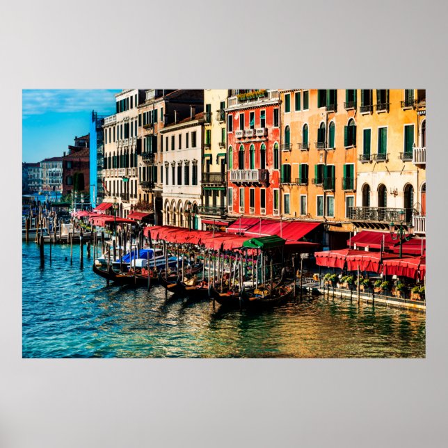 Affiche Belle vue sur la rue de l'eau et bâtiments anciens (Devant)