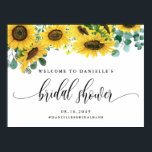 Affiche Bienvenue à la fête de mariage avec tournesols et<br><div class="desc">Accueillez vos invités à votre événement avec ce panneau de bienvenue personnalisable pour la fête de mariage. Il présente une guirlande aquarelle de tournesols et de feuilles d'eucalyptus. Personnalisez en ajoutant vos propres détails. Ce panneau de fête de mariage aux tournesols est parfait pour les fêtes de mariage estivales et...</div>