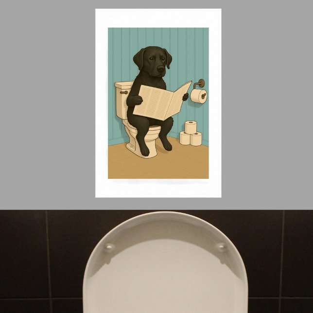 Affiche Black Labrador Lecture journal sur Toilet (Black Labrador Reading Newspaper on Toilet Poster by Ricaso. Fun humor print for dog lovers)