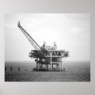 Affiche Black & White Industrial Rig in the Gulf 16x20
