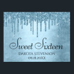 Affiche Bleu de glace métallique | Glitzy Glam Sweet sixte<br><div class="desc">Glitzy glam écrit à la main "Sweet sixteen" thème de fête d'anniversaire sur un turquoise féminin et bleu aqua parties scintillant bruine de peinture dans un arrière - plan motif glaçant fondu. De la collection "Icing Drip", cette texture filetée présente une fausse mousse métallique avec un éclat irisé qui est...</div>