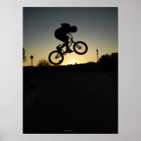BMX freestyler cascade saut