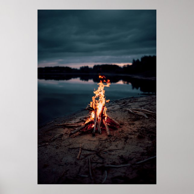 Affiche Bonfire near body of water during night time (Devant)
