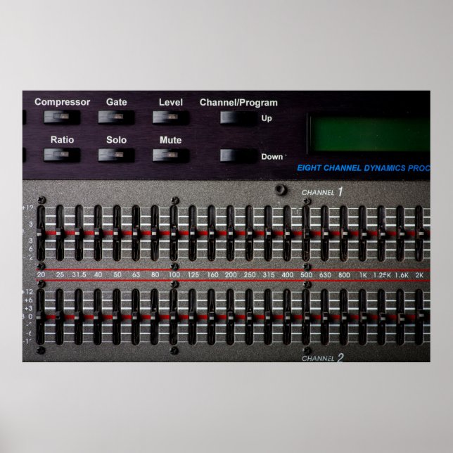 Affiche Boutons sur un mixeur de son dans un studio d'enre (Devant)