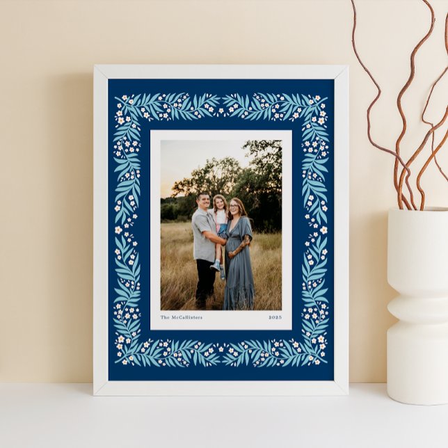 Affiche Cadre floral Art bleu bleu marine avec texte perso (Navy blue Scandinavian folk art style frame with custom photo and text caption)