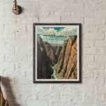 Affiche Canyon Noir Du Parc National Gunnison Art<br><div class="desc">Canyon Noir De La Gunnison dessin vectoriel. Le parc entoure une partie d'une gorge profonde aux parois abruptes taillée dans la roche précambrienne au bord de la rivière Gunnison. La faune comprend des cerfs mulets,  des wapitis et des aigles dorés.</div>