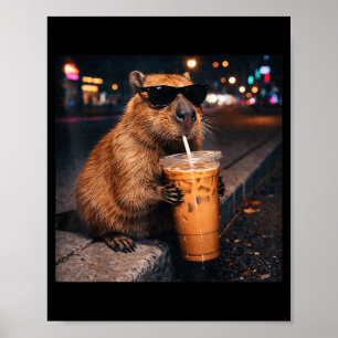 Affiche Capybara drôle buvant du café glacé amateur d'anim