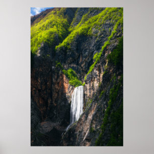 Affiche Cascade majestueuse Boka au printemps glorieuse