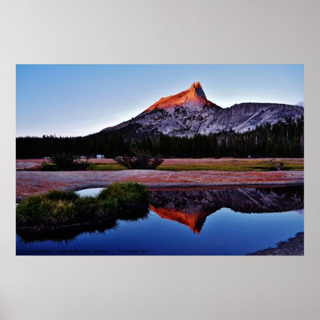 Affiche Cathedral Peak, Tuvolume Meadows, Yosemite, CA. (Devant)