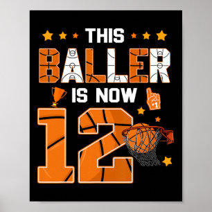 Affiche Cette ller a maintenant douze ans pour son anniver