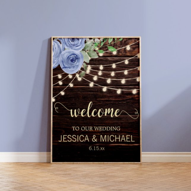 Affiche Chaîne de bois rustique Lumières Mariage Floral bl (Rustic wood and dusty blue floral and string lights wedding whimsical script welcome sign)