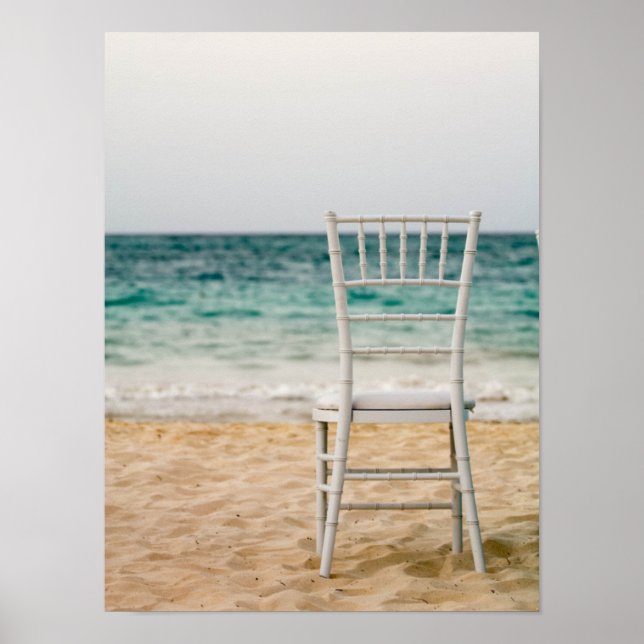 Affiche Chaise Blanche Sur La Plage (Devant)