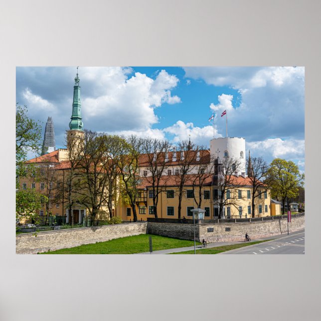 Affiche Château de Riga pendant la journée ensoleillée à R (Devant)