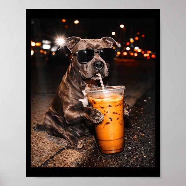 Affiche Chien Pitbull buvant du café glacé avec des lunett (Devant)