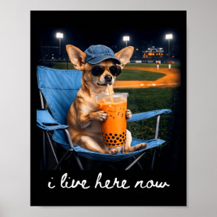 Affiche Chihuahua boit du café glacé terrain de baseball e