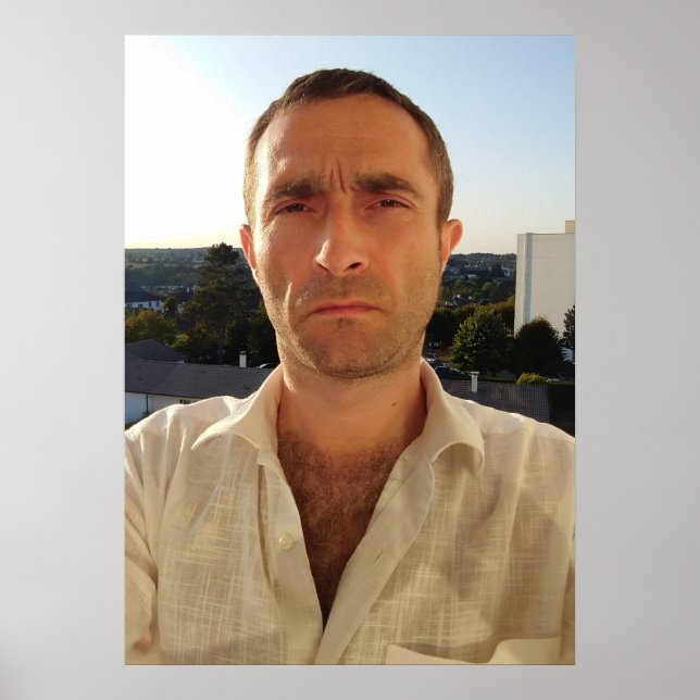 Affiche Christophe LEROY Chemise blanche balcon ciel bleu  (Devant)