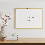 Affiche Ciao Bella | Script moderne italien avec coeur<br><div class="desc">Bonjour,  belle ! Cette affiche en noir et blanc en italien ajoutera un chic élégant à toutes vos chambres. La typographie noir moderne et élégante apparaît avec un coeur dessiné à la main,  pour une affiche qui vous rappellera toujours l'Italie ou où vos voyages vous emmènent!</div>