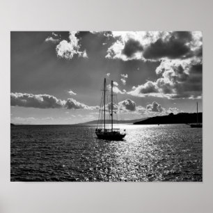 Affiche Ciel dramatique cool au-dessus du yacht sur la mer