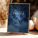 Affiche Ciel nocturne céleste | Carte or et signe cadeau<br><div class="desc">Ce ciel céleste | Cartes d'or et enseigne cadeau est parfait pour votre mariage enchanté sous les étoiles. Le ciel bleu marine foncé, parsemé d'étoiles dorées, donnera le ton à votre mariage extérieur boho du soir. Personnalisez-le comme vous le souhaitez ou gardez-le tel quel. N'oubliez pas de parcourir le reste...</div>