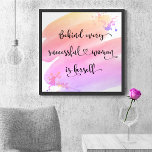 Affiche Citation de femme réussie Script Aquarelle rose<br><div class="desc">"Derrière chaque femme prospère se trouve elle-même." Alors qui a besoin du Prince Charming ? Faites votre propre "bonheur toujours après" et embrassez "la puissance de la fille" en regardant cette affiche féministe élégante, colorée et inspirante avec une typographie manuscrite noire sucrée qui recouvre un éclat d'aquarelle jaune, pêche, rose...</div>
