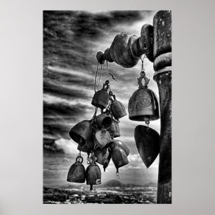 Affiche cloches à l'entrée d'un temple bouddhiste en Thaïl