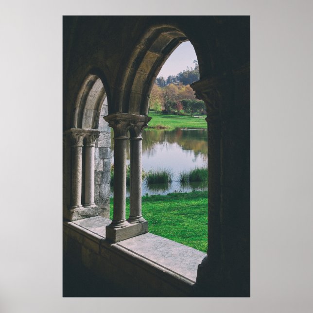 Affiche cloître gothique médiéval du XIIIe siècle au bord  (Devant)