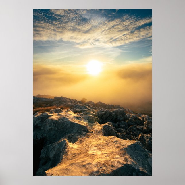 Affiche Coucher de soleil incroyable au-dessus des nuages  (Devant)