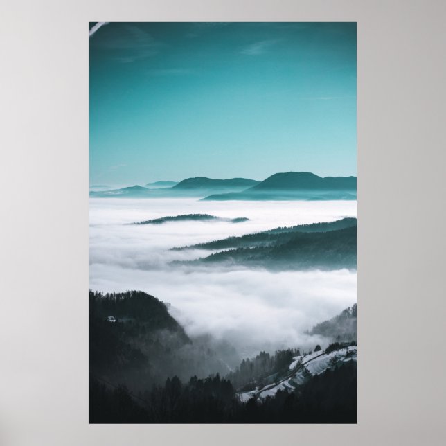 Affiche Couches de collines, brouillard et arbres (Devant)