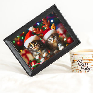 Affiche Cute chatons avec le Père Noël et casquettes de re