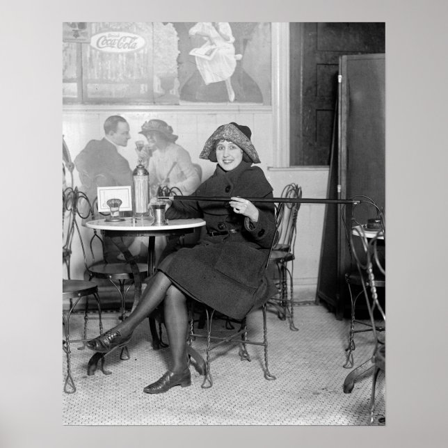 Affiche Dame à la flasque cachée, 1922. Photo ancienne (Devant)