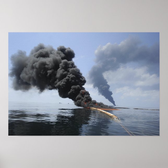 Affiche Dark clouds of smoke and fire emerge (Devant)