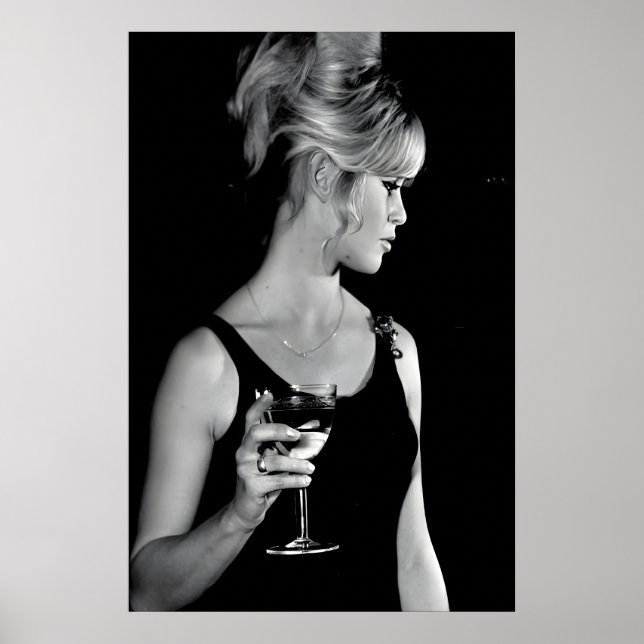 Affiche de Brigitte Bardot, femme buvant du vin (Devant)