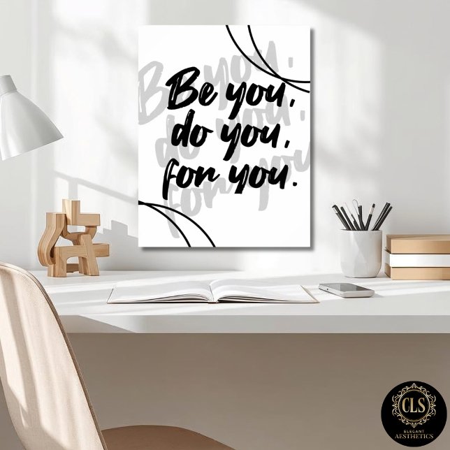 Affiche de citation inspirante minimaliste - Blanc (office desk close up with inspirational poster on wall)