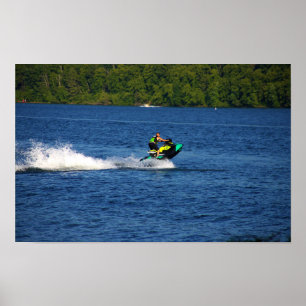 Affiche de moto aquatique sur lac