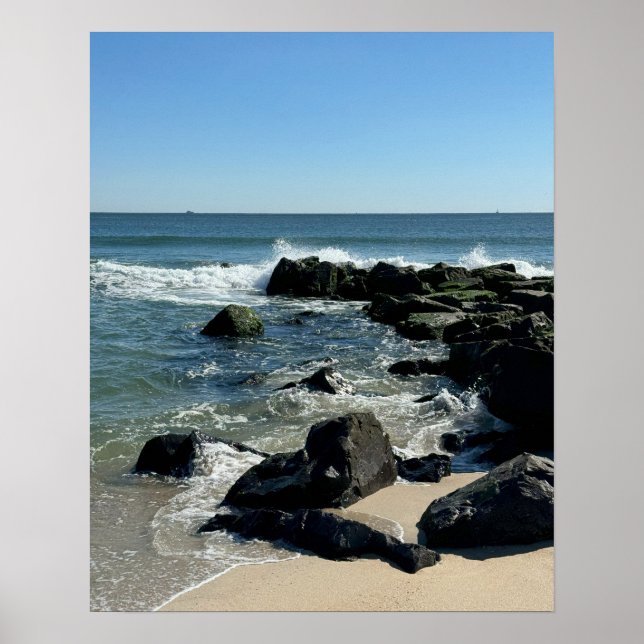 Affiche de rivage avec des rochers et des vagues (Devant)
