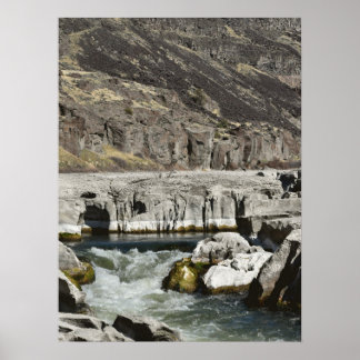 Affiche de Whitewater à travers la gorge de basalt