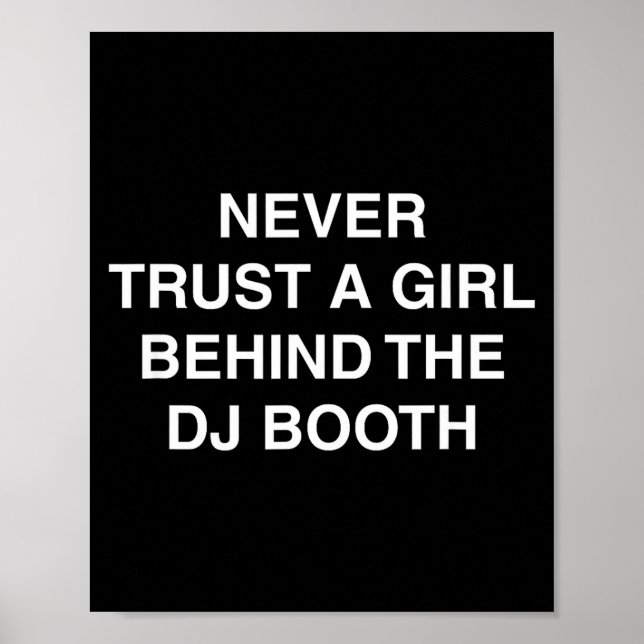 Affiche Derrière le stand du dj techno edm festival mème d (Devant)