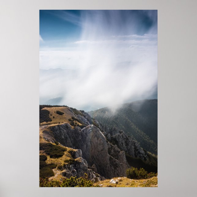 Affiche Des nuages qui s'enroulent sur les montagnes (Devant)