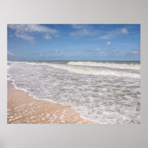 Affiche Des Vagues Océaniques Recouvrant Le Sable Sur La P