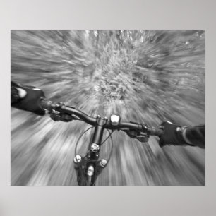Affiche Descendre une section lisse de piste cyclable