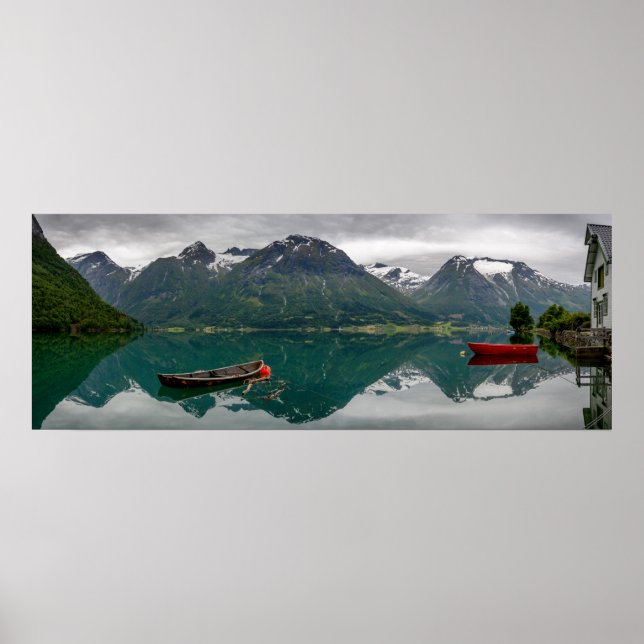 Affiche Deux barques à bascule avec réflexion dans une aff (Devant)