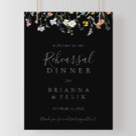 Affiche Dîner de répétition Fleur Noire Wild Bienvenue<br><div class="desc">Ce panneau d'accueil de dîners de répétitions noir floral sauvage est parfait pour une répétition de mariage moderne. Le design est composé de fleurs élégantes rose aquarelle,  rousse,  violette,  marine et blanche avec des feuilles vert émeraude dans un arrière - plan foncé.</div>