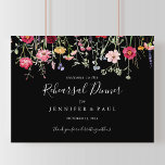 Affiche Dîner de répétition Fleur sauvage multicolore Bien<br><div class="desc">Ce panneau d'accueil pour la répétition fleur sauvage multicolore est parfait pour une répétition mariage moderne. Le design présente un assortiment multicolore de fleurs sauvages roses,  rousses,  violettes,  jaunes,  blanches,  violettes,  rouges,  bordeaux dans un arrière - plan noir.</div>
