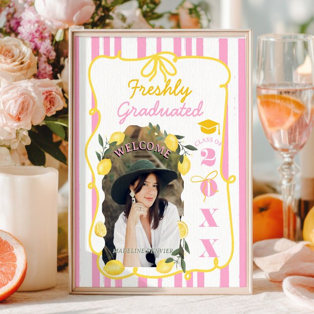 Affiche Diplômé Frais Nœud Jaune Citron Rose Photo (Freshly Graduated Pink Lemon Yellow Bow Photo Poster)