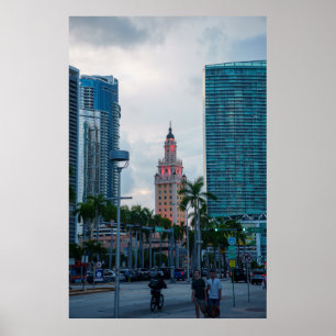 Affiche Downtown Miami Skyline avec Freedom Tower à Dusk